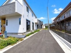 周囲にはスーパーをはじめとした買い物施設も揃っています。住みやすさと利便性を兼ね備えた環境です。
■府中市本宿町4 新築一戸建■