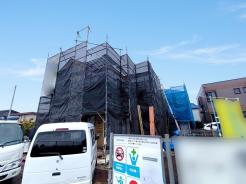 南向きの住宅は日当たりも良好。晴れの日はバルコニーでたっぷりと洗濯物を干すことができ家事もはかどりますよ。■日野市日野台2 新築一戸建て■