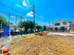 南向きの住宅は日当たりも良好。晴れの日はバルコニーでたっぷりと洗濯物を干すことができ家事もはかどりますよ。■調布市富士見町3 新築一戸建て■