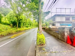 緑の潤いと開放感を感じられる静かで落ち着いた住環境です。
■多摩市落合2 条件付き売地■