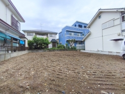 教育施設や公園が身近に揃った子育てにも優しい環境です。
■多摩市落合2 条件付き売地■