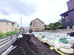 4LDKの広々とした作りで、存在感のあるお家です。■小金井市緑町5 新築一戸建て■