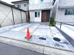カースペースはコンクリート仕上げ。雨の日も足元は気になりません!
■府中市分梅町3 新築一戸建て■