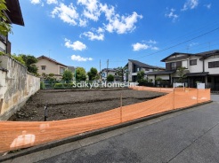 青空と開放感のある街並み。「ゆったりとした環境で子育てがしたい」ママ・パパにぜひ現地をみてもらいたい物件です!■調布市染地2 新築一戸建て■