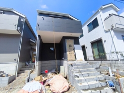 建物の基礎・構造といった目には見えにくい部分もしっかりこだわったお家です。安心して永くお住まいいただけます。1号棟■府中市小柳町5 新築一戸建て■