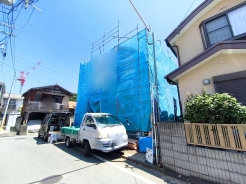 周囲にはスーパーをはじめとした買い物施設も揃っています。住みやすさと利便性を兼ね備えた環境です。■立川市若葉町4 新築一戸建て■