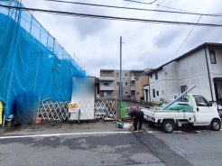 小学校まで徒歩4分ほど。お子様の負担も少なく、安心して通学できますね。■国分寺市東恋ヶ窪2 新築一戸建■
