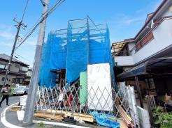 永くお住いになっても飽きの来ないシンプルなデザイン。快適な生活環境を重視した、細部までこだわりのある間取り・仕様です。
■府中市押立町2 新築一戸建て■