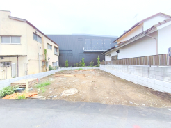 1階には車庫スペースがあり、シンプルかつシャープなデザインが印象的な洗練された住まいです。
■小金井市前原町4 新築一戸建て■