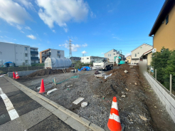外壁にサイディング利用で、長く住んでも汚れにくい特徴があります。全3棟「ずっと住み続ける家」を実現した邸宅です。■日野市東平山2 新築一戸建て■
