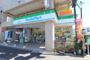 Family Mart 百草駅店