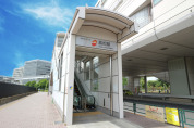 多摩モノレール 高松駅