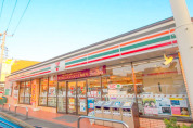 セブンイレブン福生駅東店