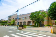 晃華学園小学校