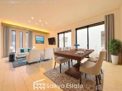 開放感と採光にこだわった18.68帖の広々としたLDKです。陽光いっぱいの空間で家族団らんの時間も増えそうですね!※家具類はCG加工しています。