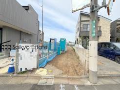 小・中学校、幼稚園や保育園などの教育施設が徒歩圏内、お子様を目の届く範囲で通学させることができ、家族に安心なロケーションです!