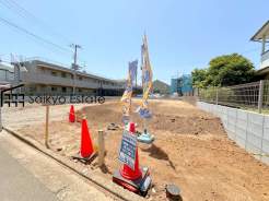 JR中央線「三鷹」駅と井の頭線「吉祥寺」駅、京王線「調布」駅がバス便にて利用可能な立地です!バス停まで徒歩4分!