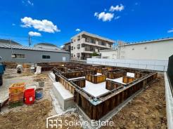 減税や控除などの優遇がある長期優良住宅!太陽光発電搭載物件!敷地面積ゆとりの58坪超!駐車2台可能です!