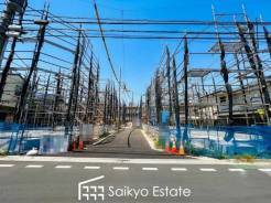 太陽光発電・蓄電池を標準搭載!初期費用0円でご利用いただけます。15年後には無償譲渡!太陽光発電による経済効果で「エネカリ」利用料をお支払いいただけます。