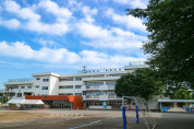 府中市立日新小学校