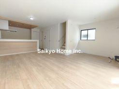 ゆったりとした時間が流れるくつろぎのLDK。ご家族との会話を中心に考えた一体感のある間取りになっています。陽光をしっかり取り入れた、明るく広々としたリビング空間は家族団欒の場に最適です。
■調布市深大寺東町6 新築一戸建て■