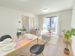 のびやかに広がるリビングは、一年を通して爽やかな光と風に癒される家族のなごみ空間です。
■調布市深大寺東町5 新築一戸建■