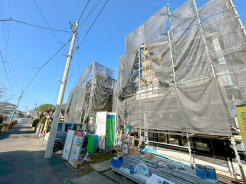 子育てにも嬉しい、緑豊かな自然が広がる閑静な住宅地、南向きの邸宅です。この機会に是非現地をご覧ください。■調布市八雲台1 新築一戸建■