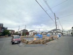 穏やかな街並みに包まれたロケーション。利便性と自然が調和する住環境です!■国分寺市高木町2 新築一戸建■