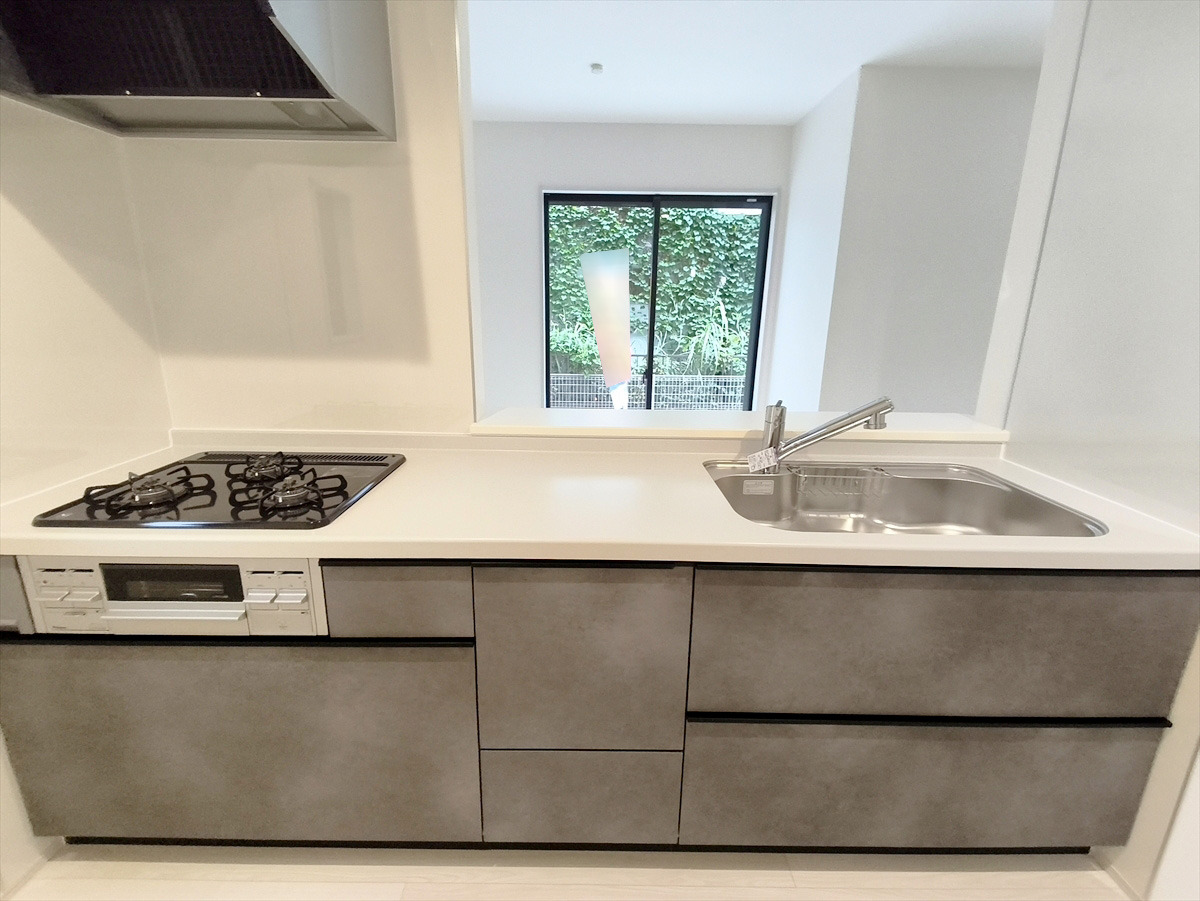 キッチンに立った位置から、リビングにいる家族に目線が届く見守りキッチン!
■府中市北山町2 新築一戸建て■