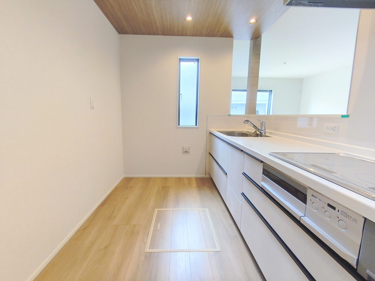 家族が集まるリビングダイニングキッチンは自然とコミュニケーションが取れる設計となっております。
■日野市上田　新築一戸建て■