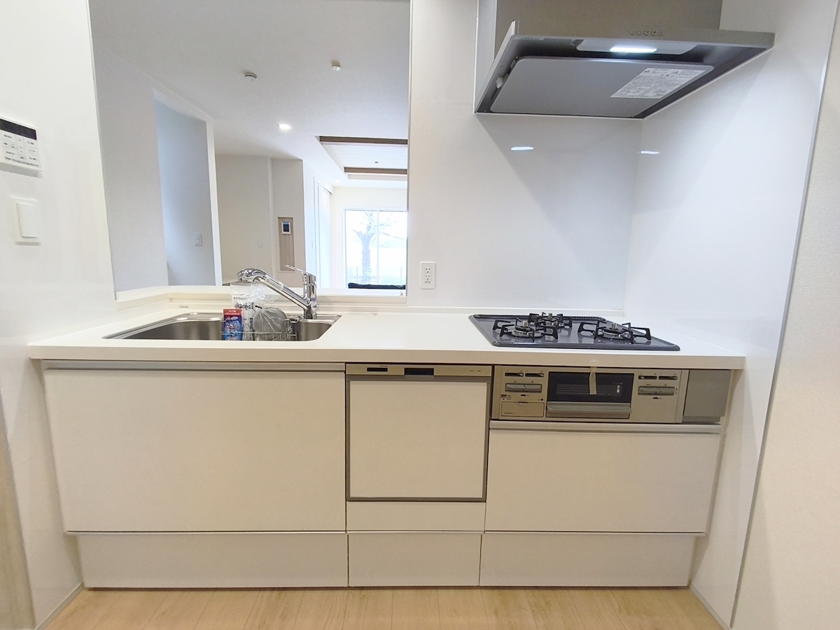 収納力豊富で見せるキッチンの実現が可能に。いつもキレイにしておきたくなるキッチンです。
■府中市小柳町5丁目 新築戸建て■