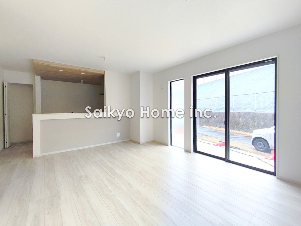 のびやかに広がるリビングは、一年を通して爽やかな光と風に癒される家族のなごみ空間です。
■府中市小柳町2　新築一戸建て■